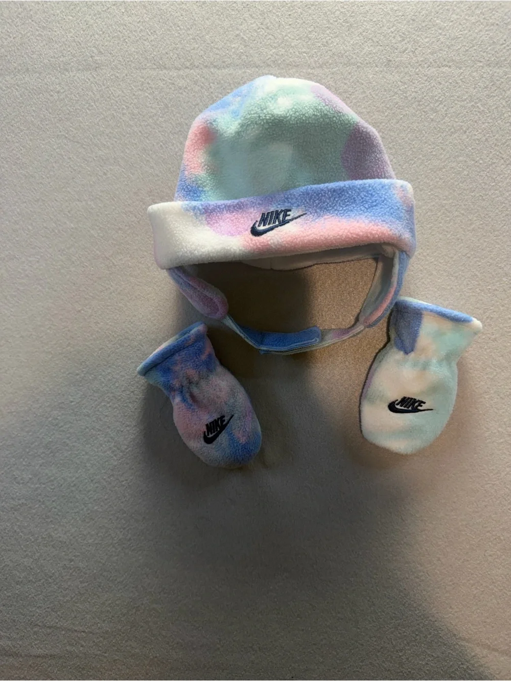 Nike Infant Baby Tie Dye Fleece Trapper Hat & Mittens Set Pastel Swoosh
